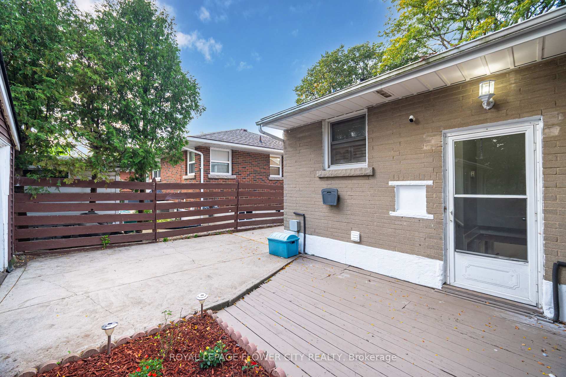 Photo 36 of 50 Beacon Avenue, Hamilton, Huntington — HOMEH