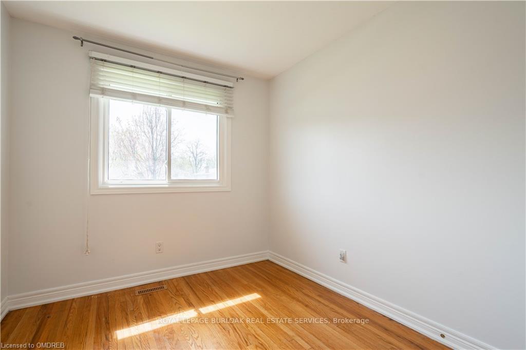 Photo 11 of 3075 Centennial Drive, Burlington, Palmer — HOMEH