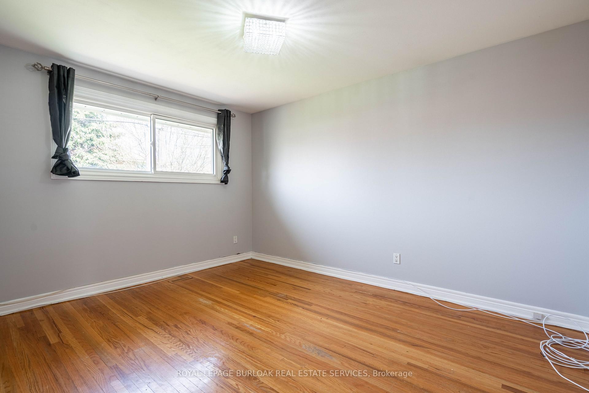 Photo 13 of 3075 Centennial Drive, Burlington, Palmer — HOMEH