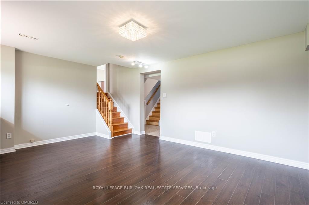 Photo 16 of 3075 Centennial Drive, Burlington, Palmer — HOMEH