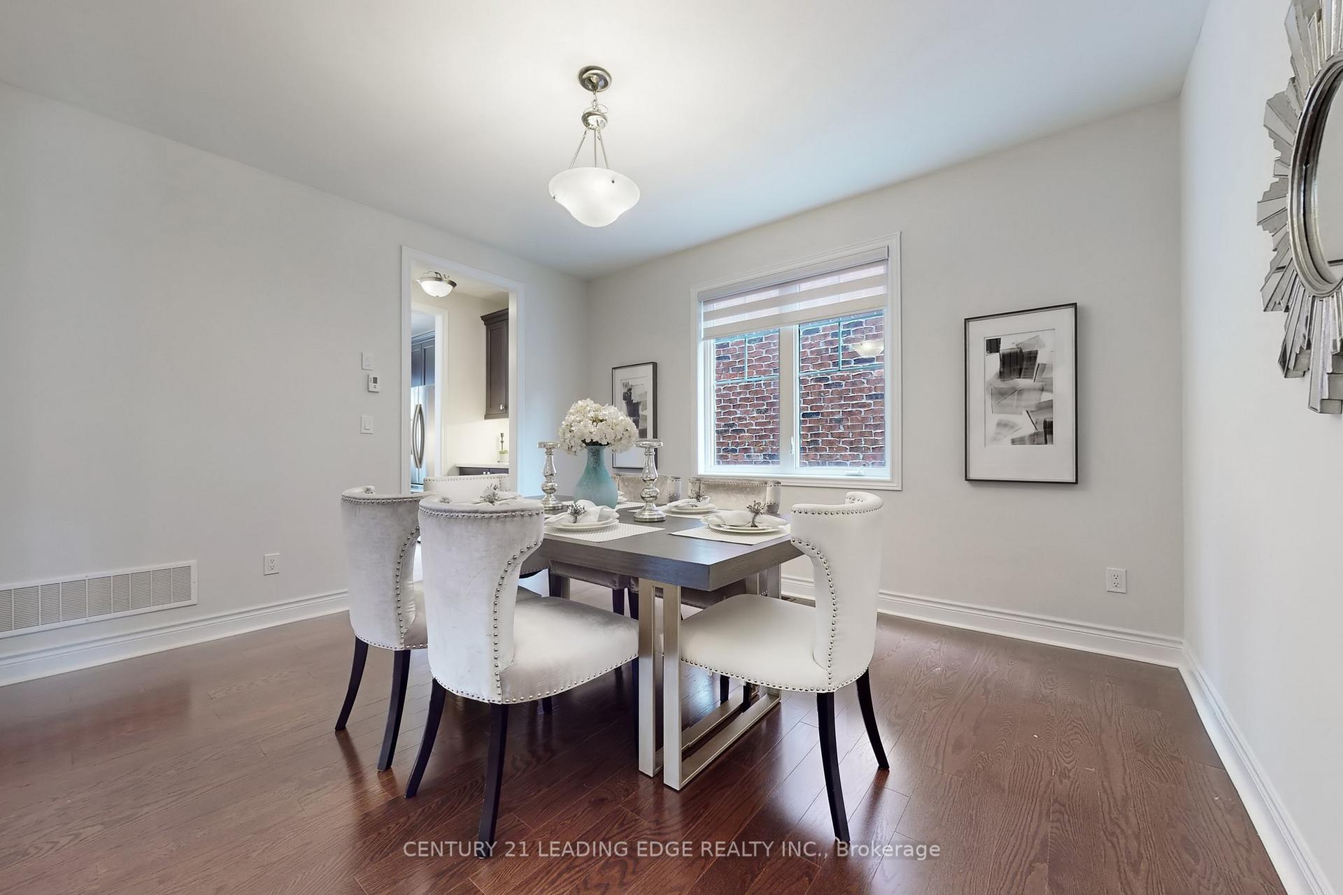 Photo 10 of 71 Ken Sinclair Crescent, Aurora, Aurora Estates — HOMEH