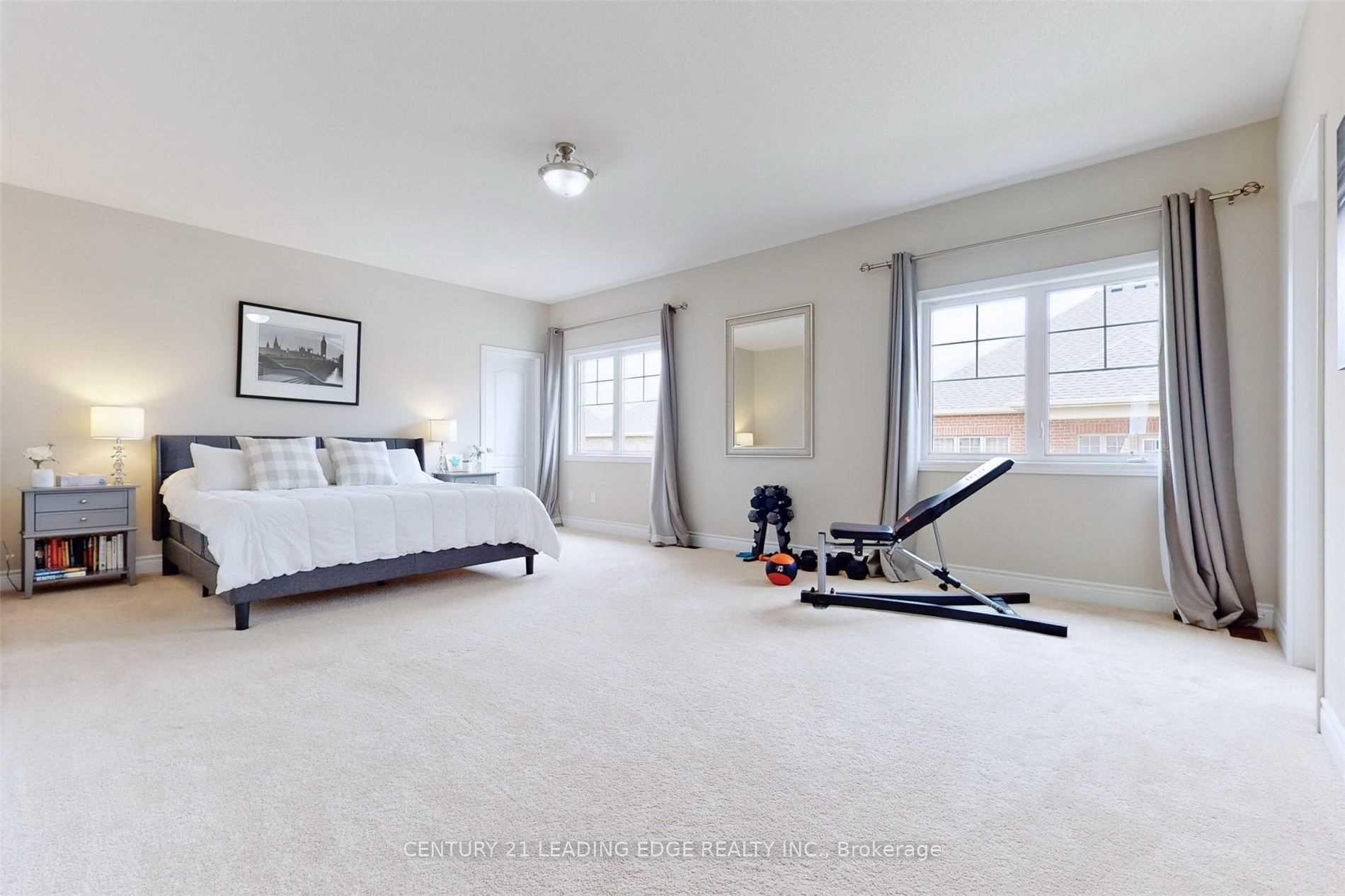 Photo 18 of 71 Ken Sinclair Crescent, Aurora, Aurora Estates — HOMEH