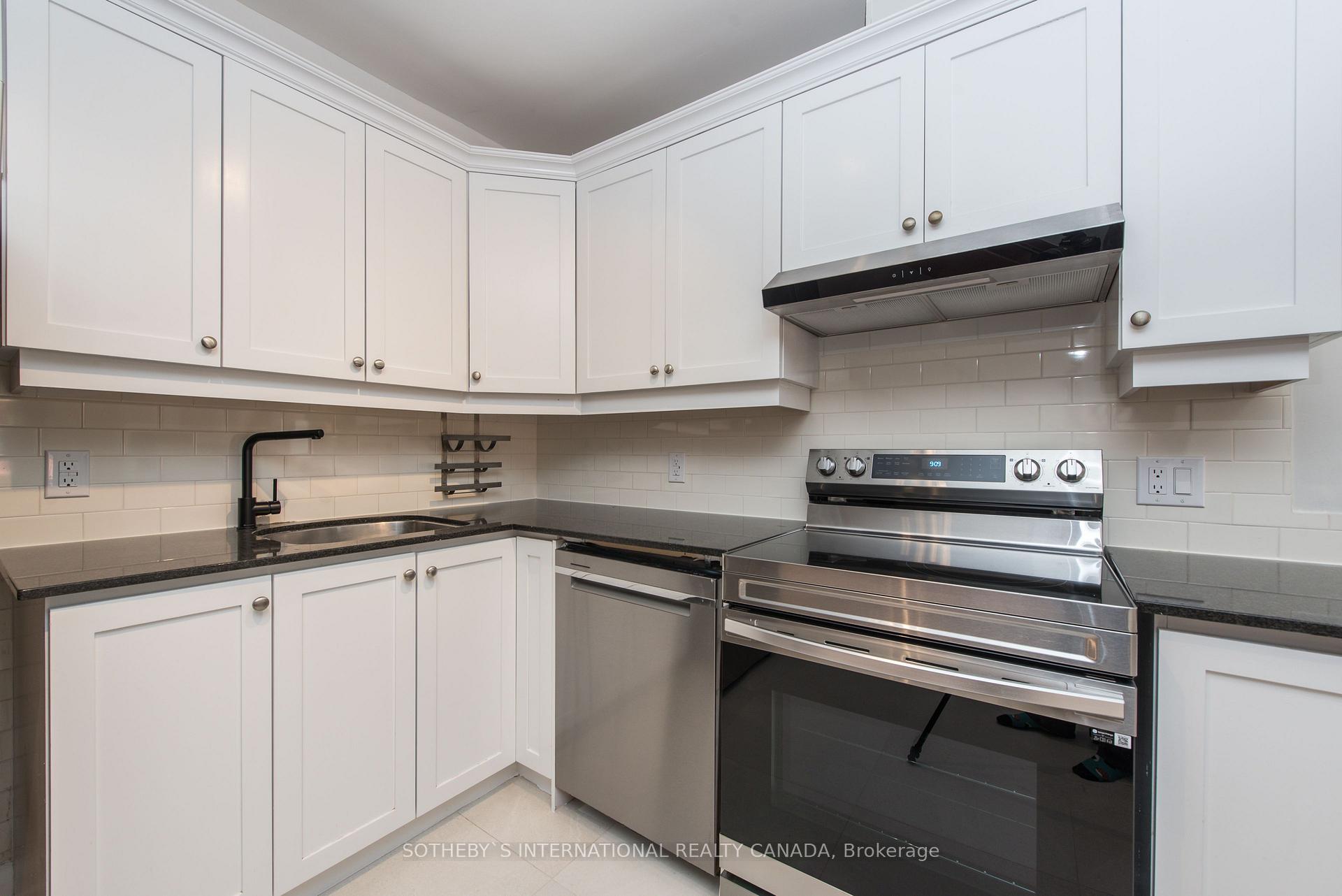 Photo 32 of 2592 Yonge Street, Toronto, Lawrence Park South — HOMEH
