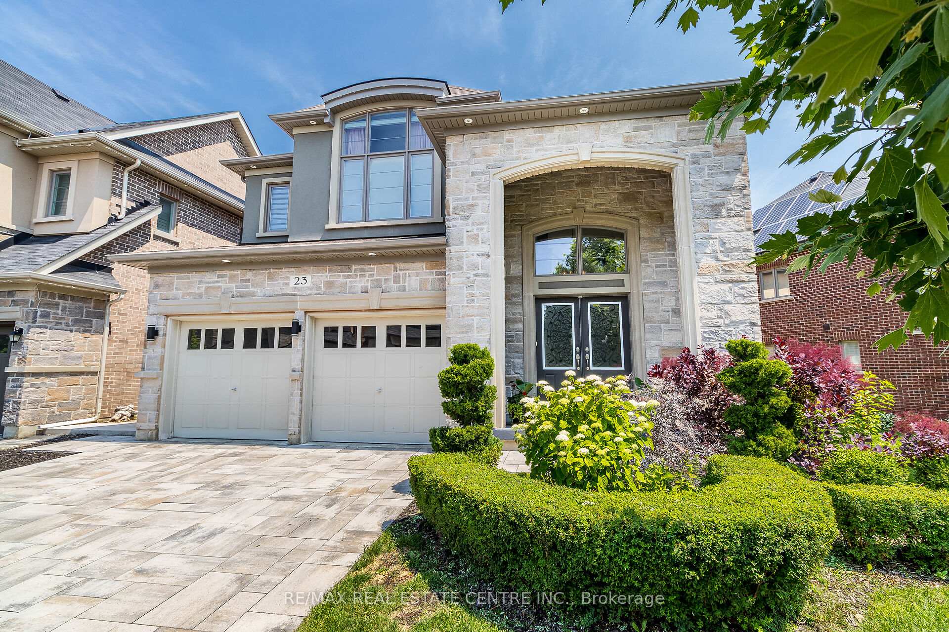 Front of 23 Prairie Creek Crescent