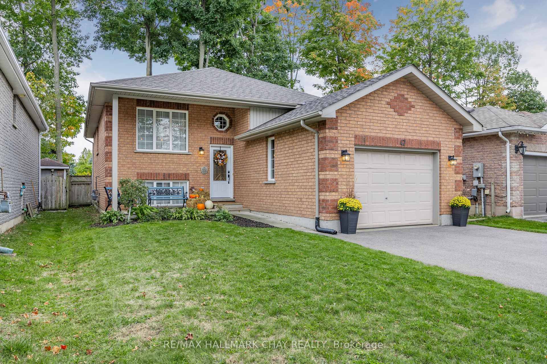 Photo 1 of 47 Monique Crescent, Barrie, East Bayfield — HOMEH