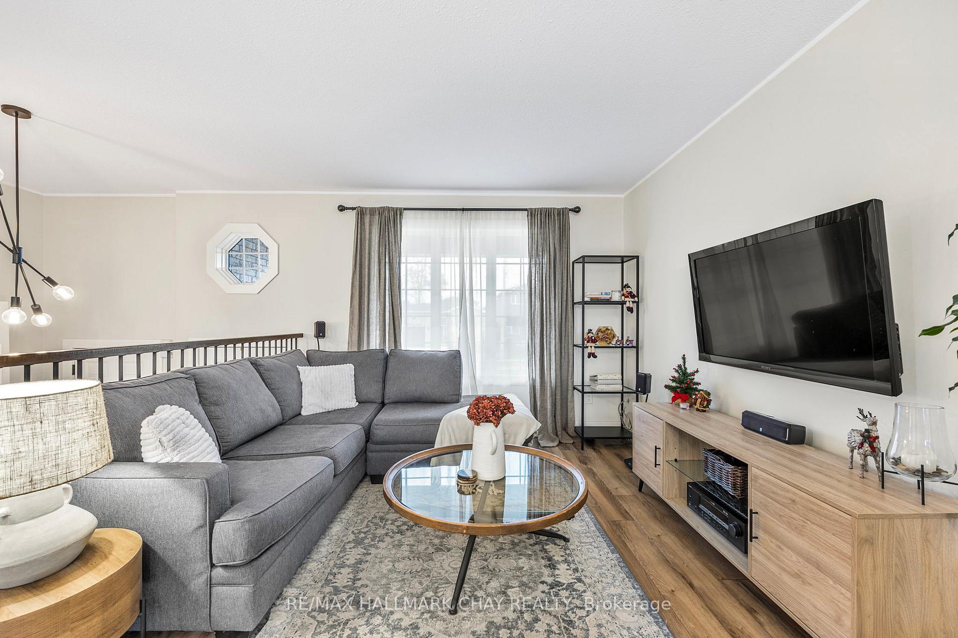 Photo 6 of 47 Monique Crescent, Barrie, East Bayfield — HOMEH