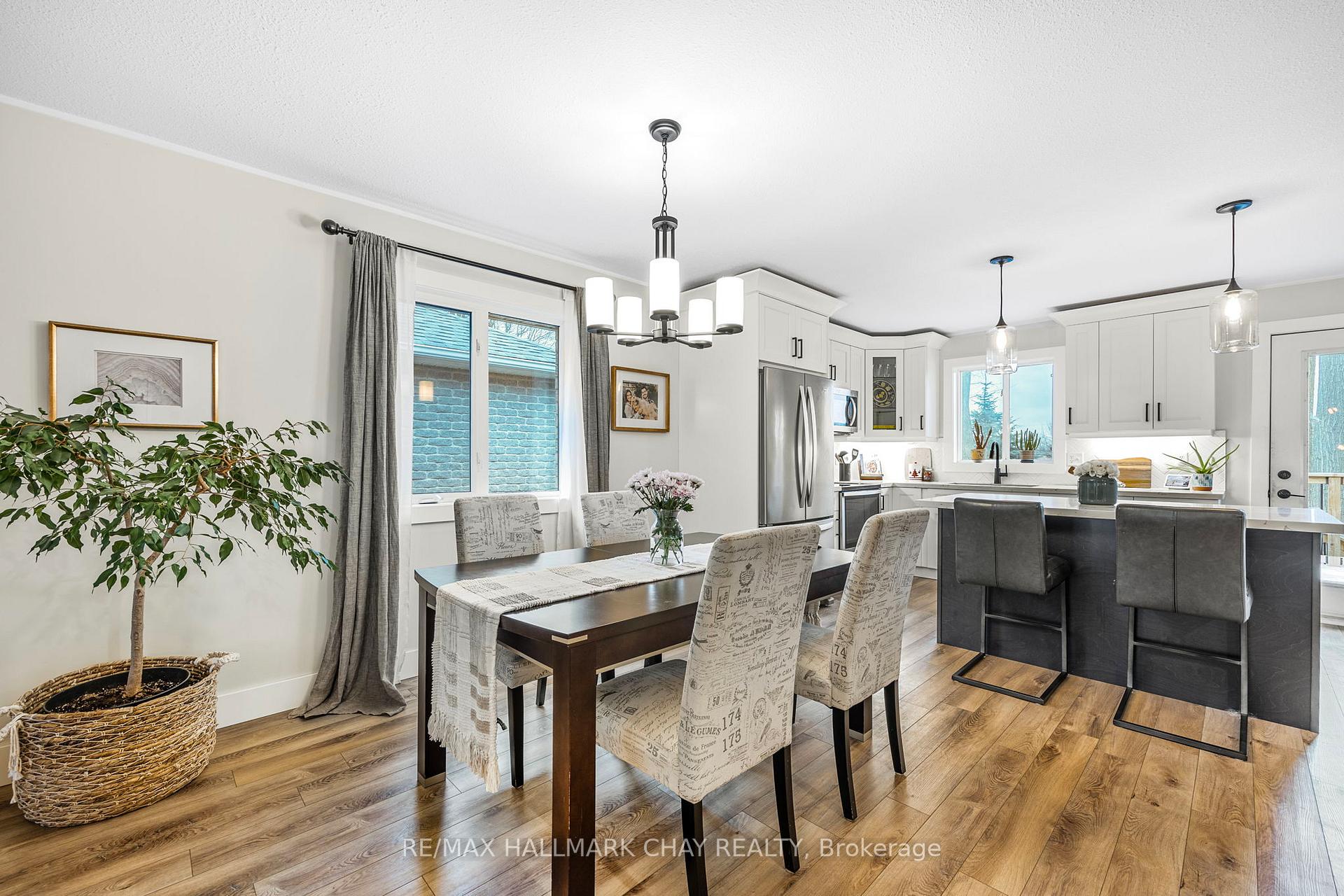 Photo 7 of 47 Monique Crescent, Barrie, East Bayfield — HOMEH