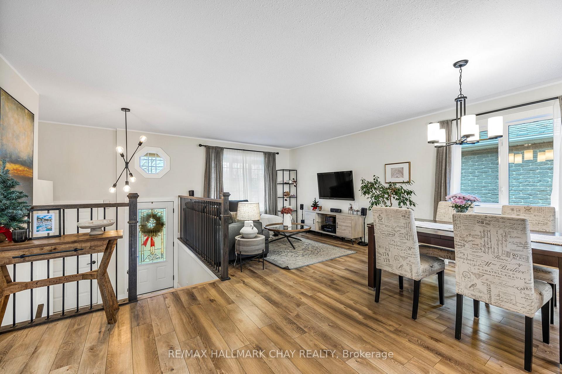 Photo 8 of 47 Monique Crescent, Barrie, East Bayfield — HOMEH