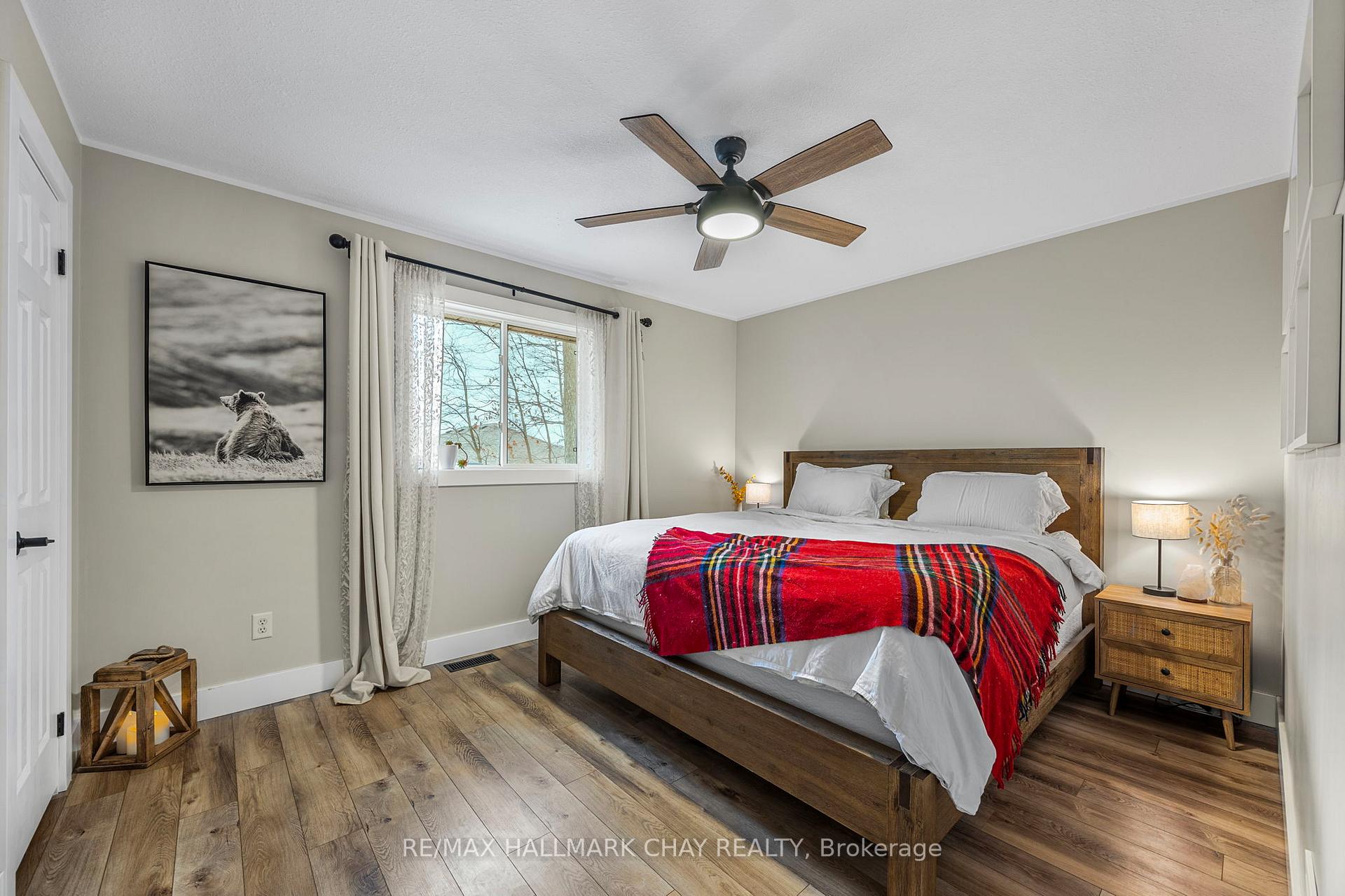 Photo 9 of 47 Monique Crescent, Barrie, East Bayfield — HOMEH