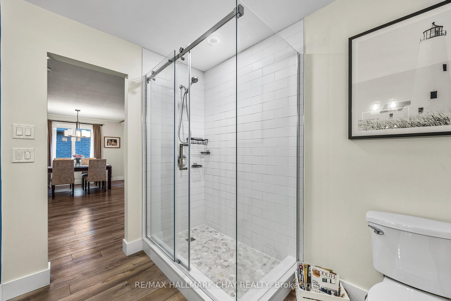 Photo 11 of 47 Monique Crescent, Barrie, East Bayfield — HOMEH