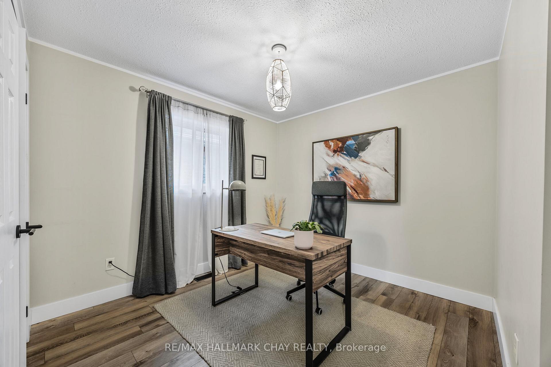 Photo 12 of 47 Monique Crescent, Barrie, East Bayfield — HOMEH