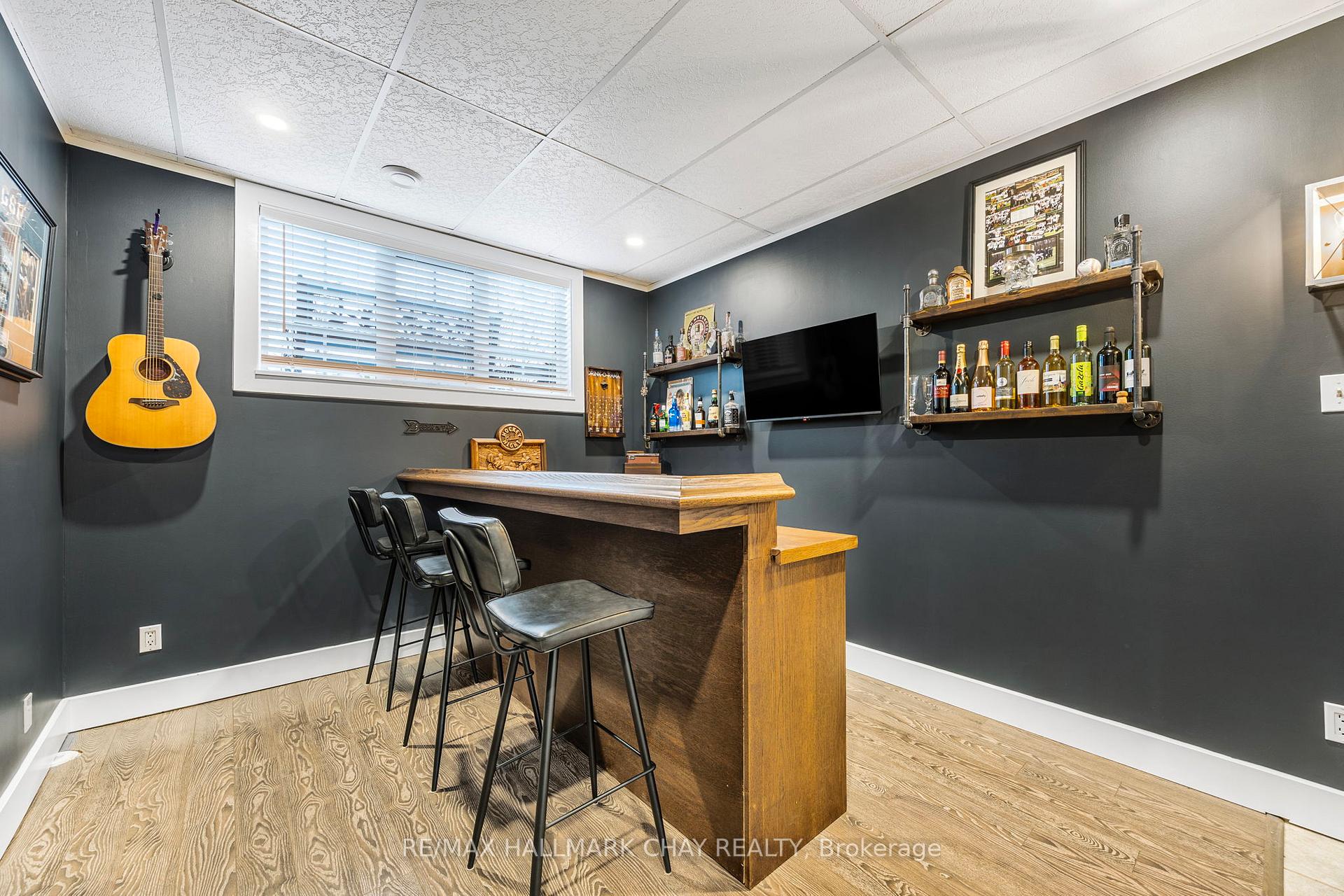 Photo 17 of 47 Monique Crescent, Barrie, East Bayfield — HOMEH