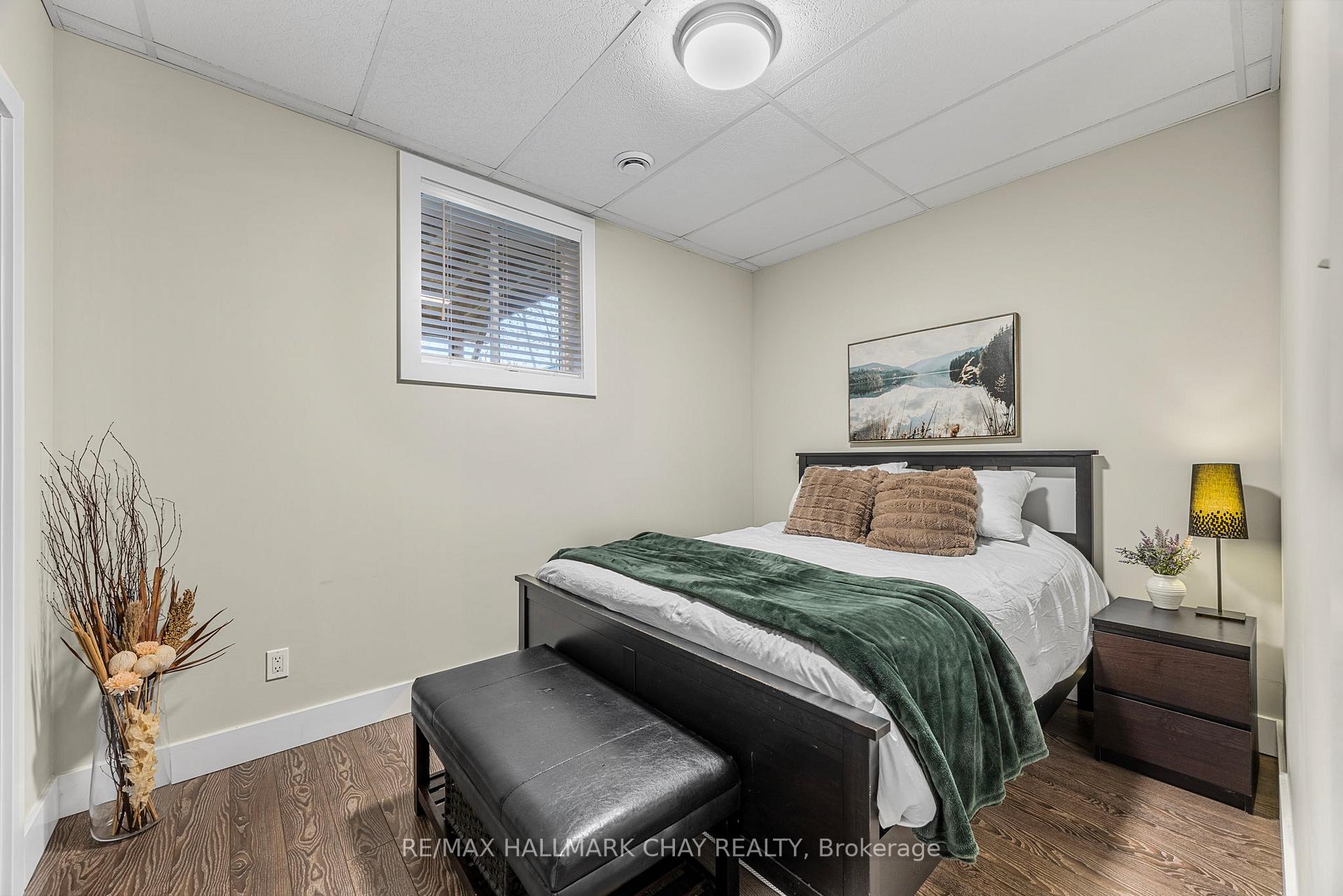 Photo 18 of 47 Monique Crescent, Barrie, East Bayfield — HOMEH