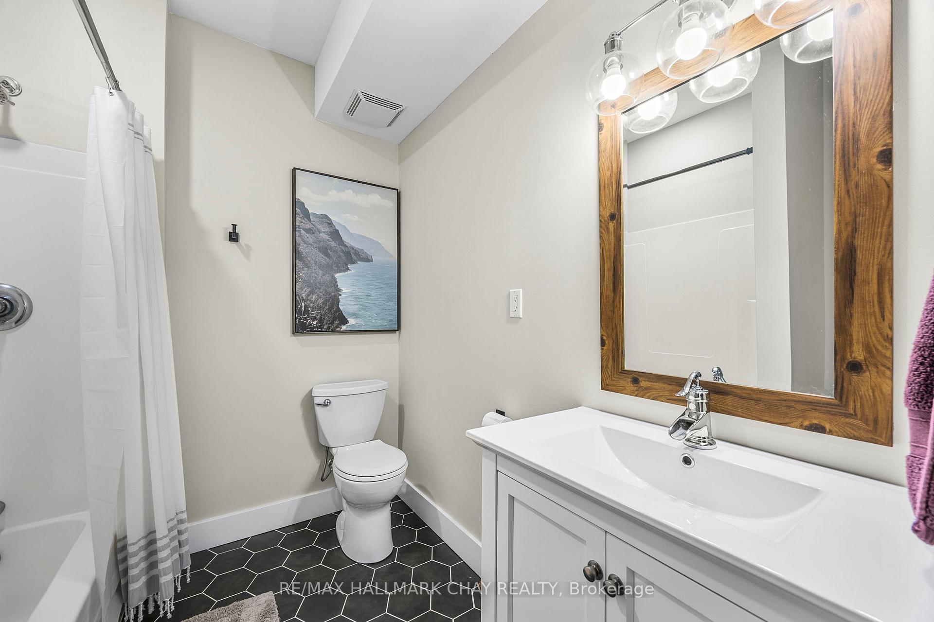 Photo 19 of 47 Monique Crescent, Barrie, East Bayfield — HOMEH