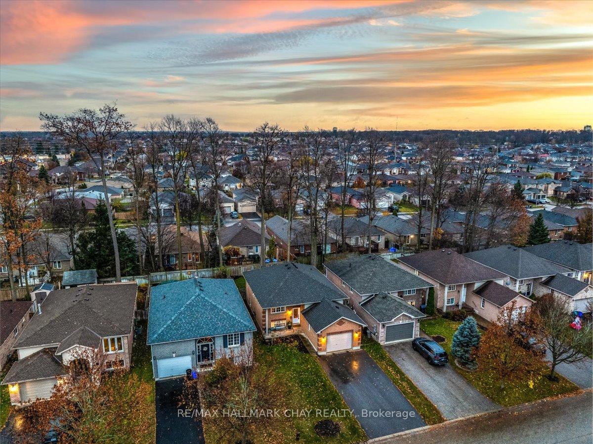 Photo 24 of 47 Monique Crescent, Barrie, East Bayfield — HOMEH