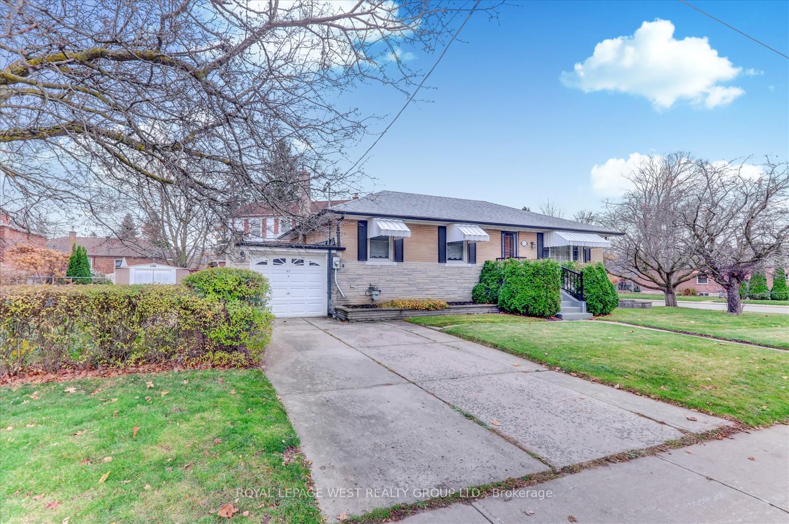 Photo 2 of 41 Squires Avenue, Toronto, O'Connor-Parkview — HOMEH