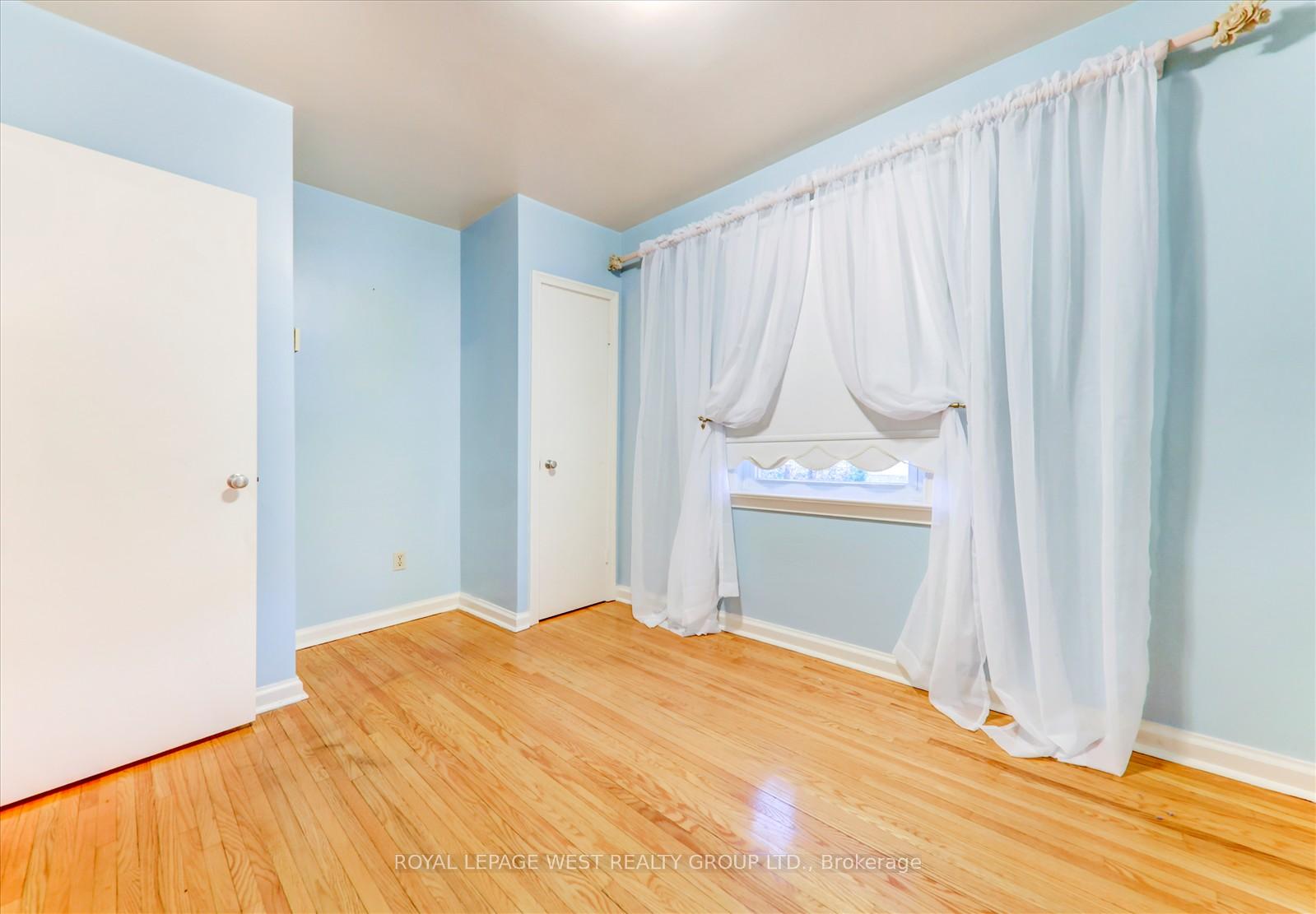 Photo 11 of 41 Squires Avenue, Toronto, O'Connor-Parkview — HOMEH