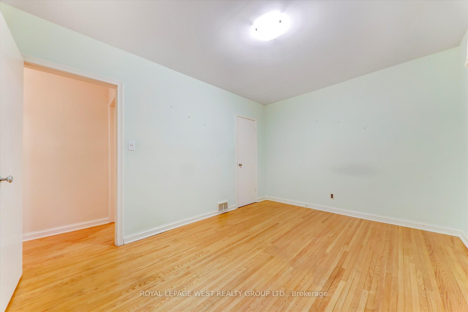 Photo 14 of 41 Squires Avenue, Toronto, O'Connor-Parkview — HOMEH