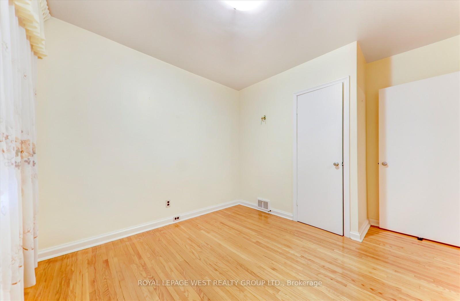 Photo 16 of 41 Squires Avenue, Toronto, O'Connor-Parkview — HOMEH