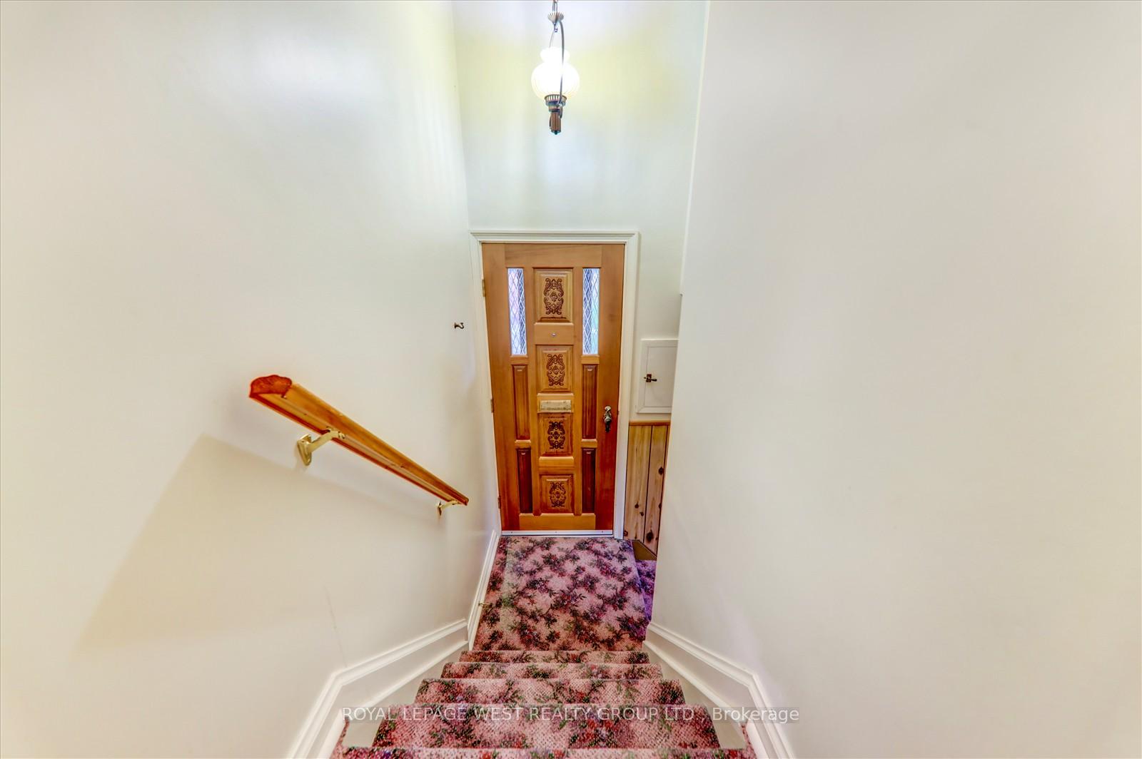 Photo 17 of 41 Squires Avenue, Toronto, O'Connor-Parkview — HOMEH