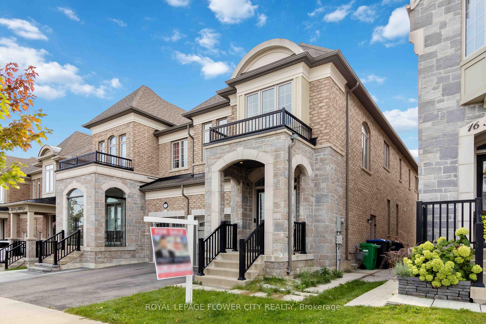 Photo 2 of 18 Rising Hill Ridge E, Brampton, Bram West — HOMEH