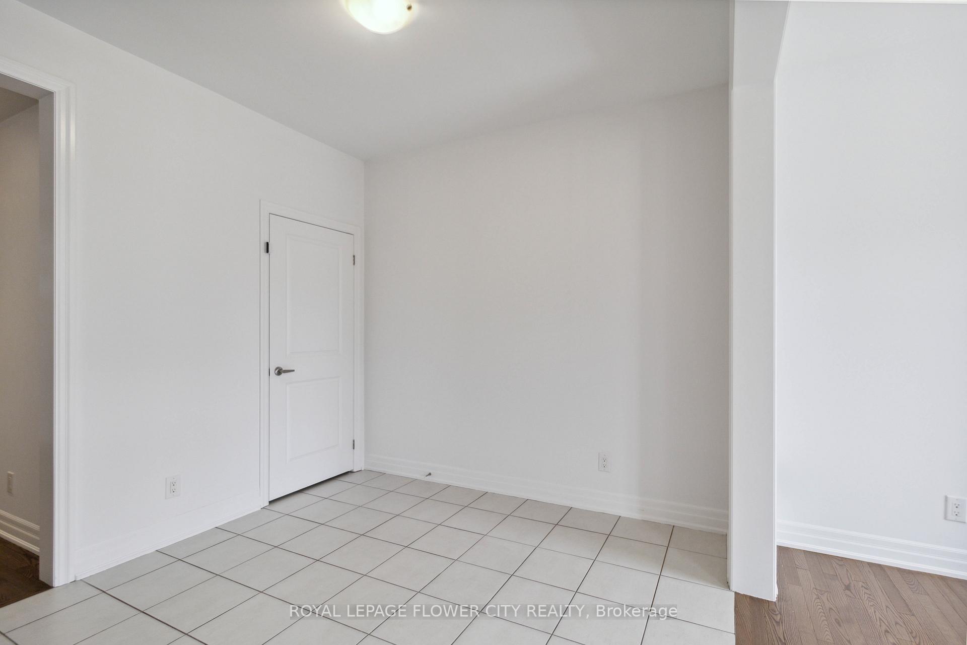 Photo 13 of 18 Rising Hill Ridge E, Brampton, Bram West — HOMEH