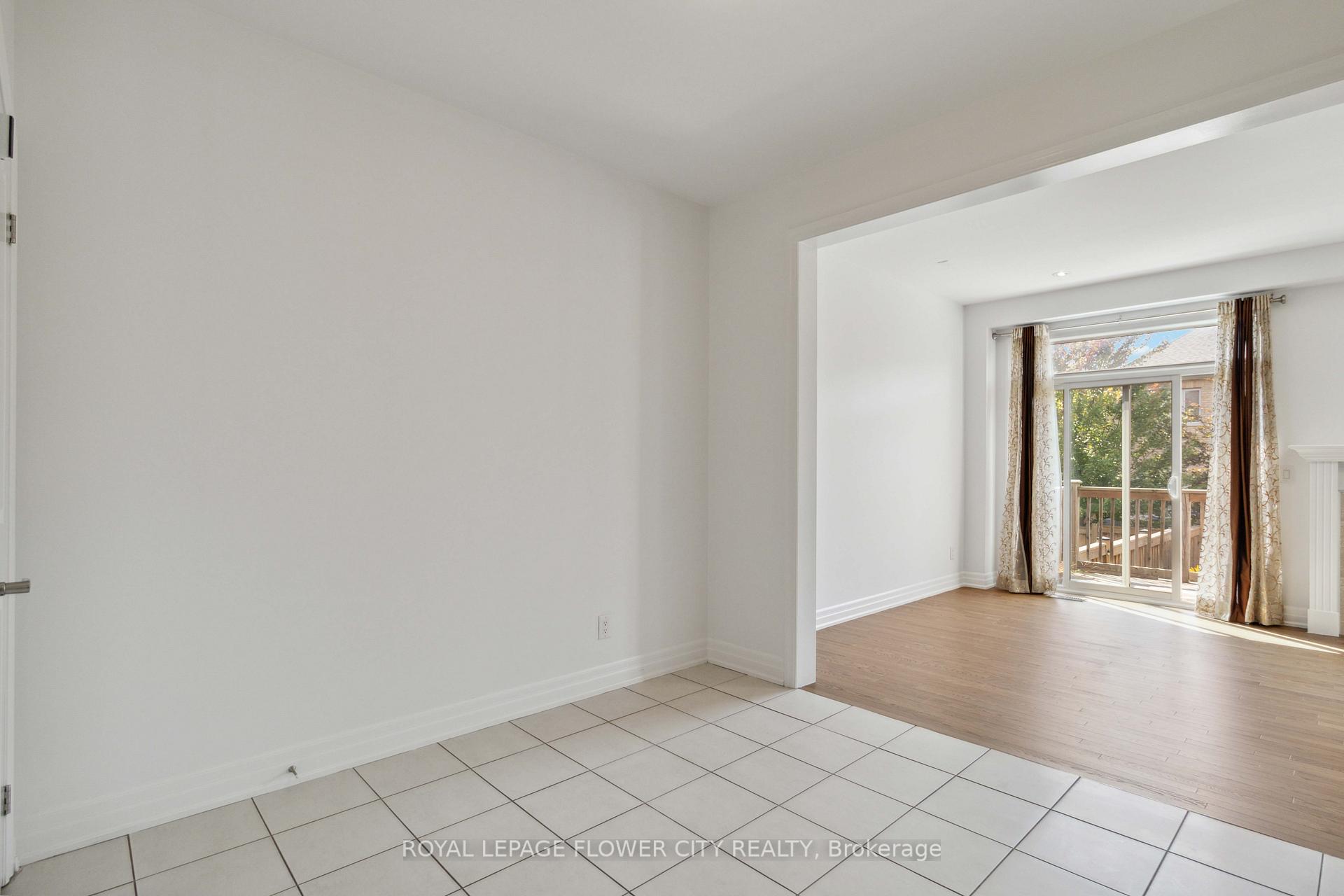Photo 14 of 18 Rising Hill Ridge E, Brampton, Bram West — HOMEH