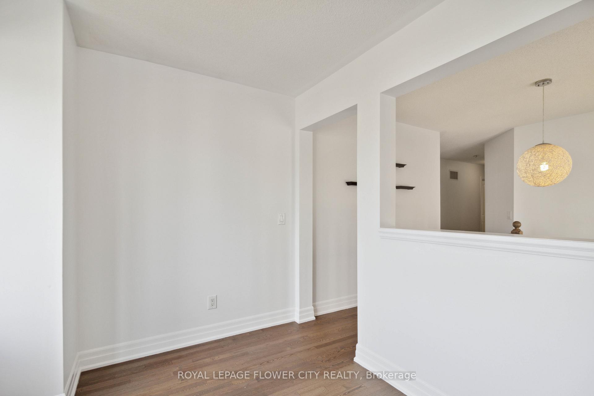 Photo 19 of 18 Rising Hill Ridge E, Brampton, Bram West — HOMEH