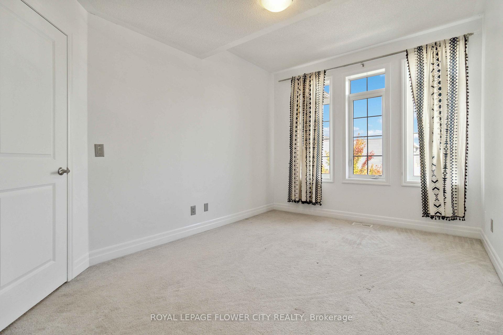 Photo 21 of 18 Rising Hill Ridge E, Brampton, Bram West — HOMEH