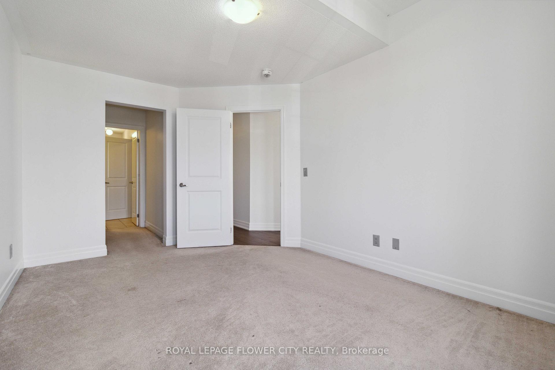 Photo 22 of 18 Rising Hill Ridge E, Brampton, Bram West — HOMEH