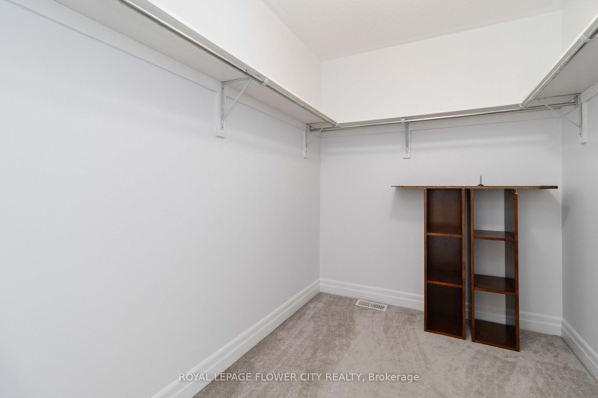 Photo 34 of 18 Rising Hill Ridge E, Brampton, Bram West — HOMEH