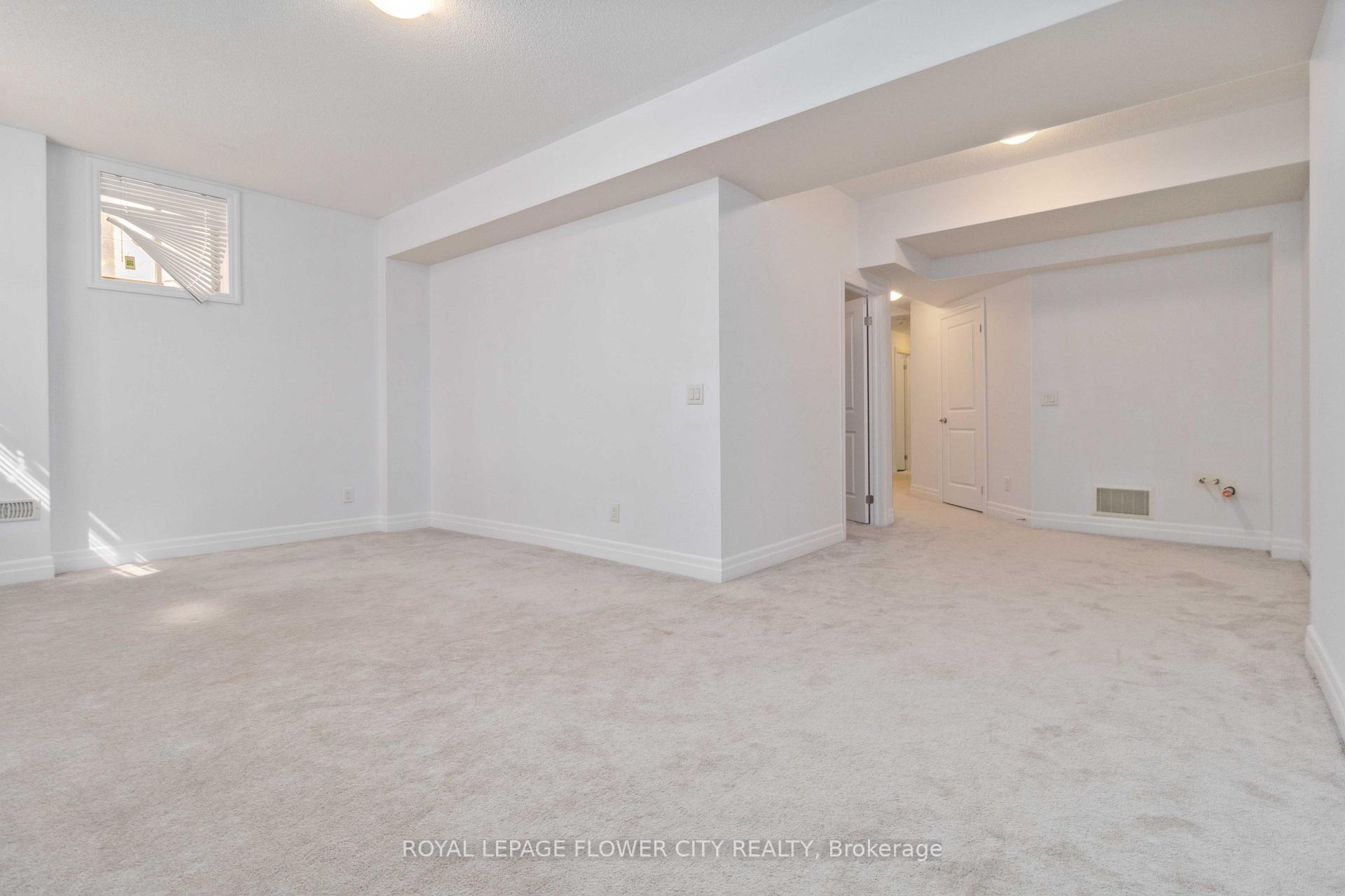 Photo 37 of 18 Rising Hill Ridge E, Brampton, Bram West — HOMEH