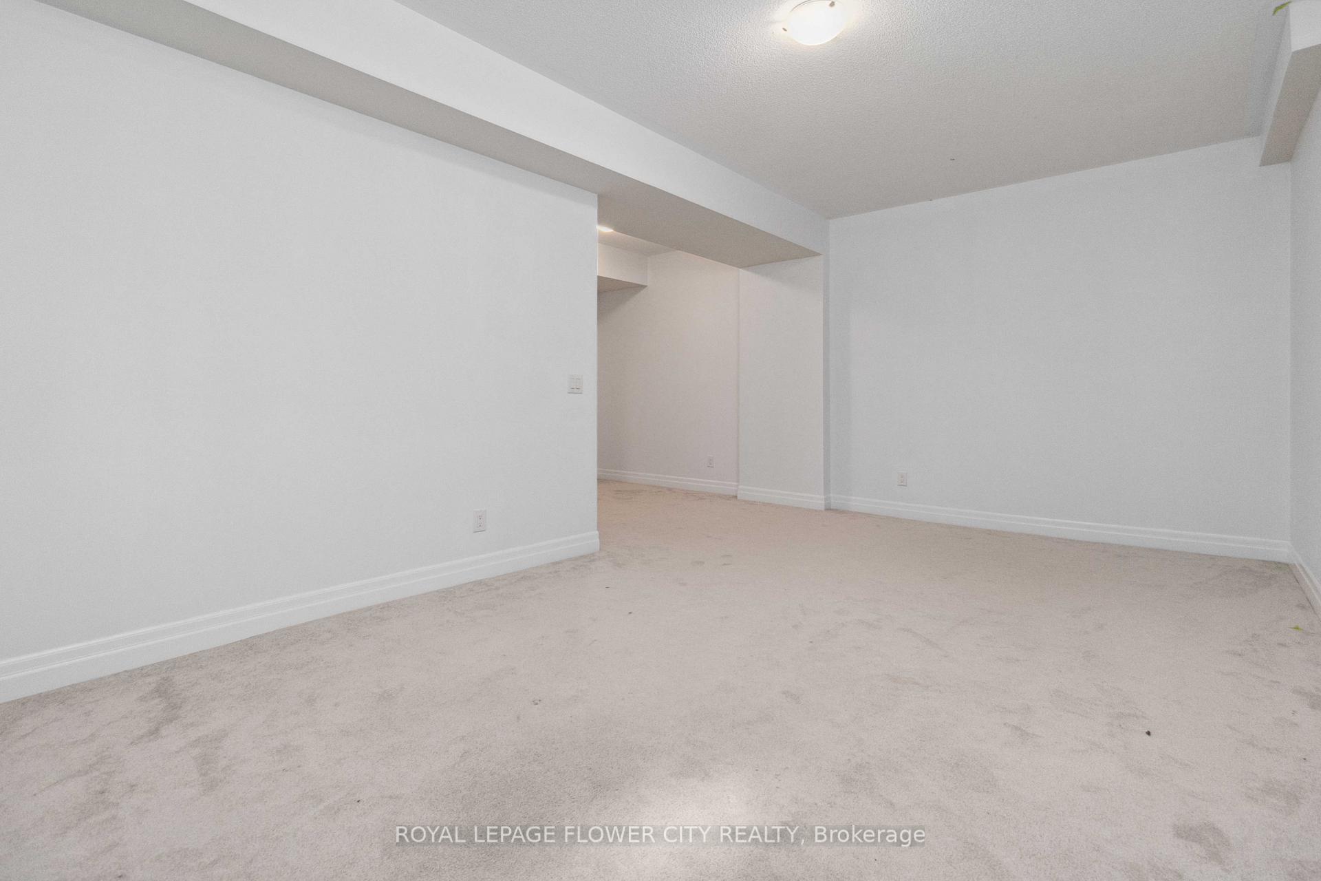 Photo 38 of 18 Rising Hill Ridge E, Brampton, Bram West — HOMEH