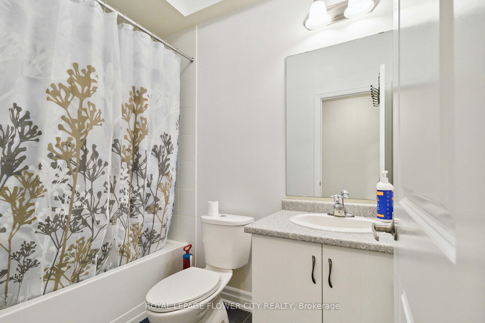 Photo 39 of 18 Rising Hill Ridge E, Brampton, Bram West — HOMEH