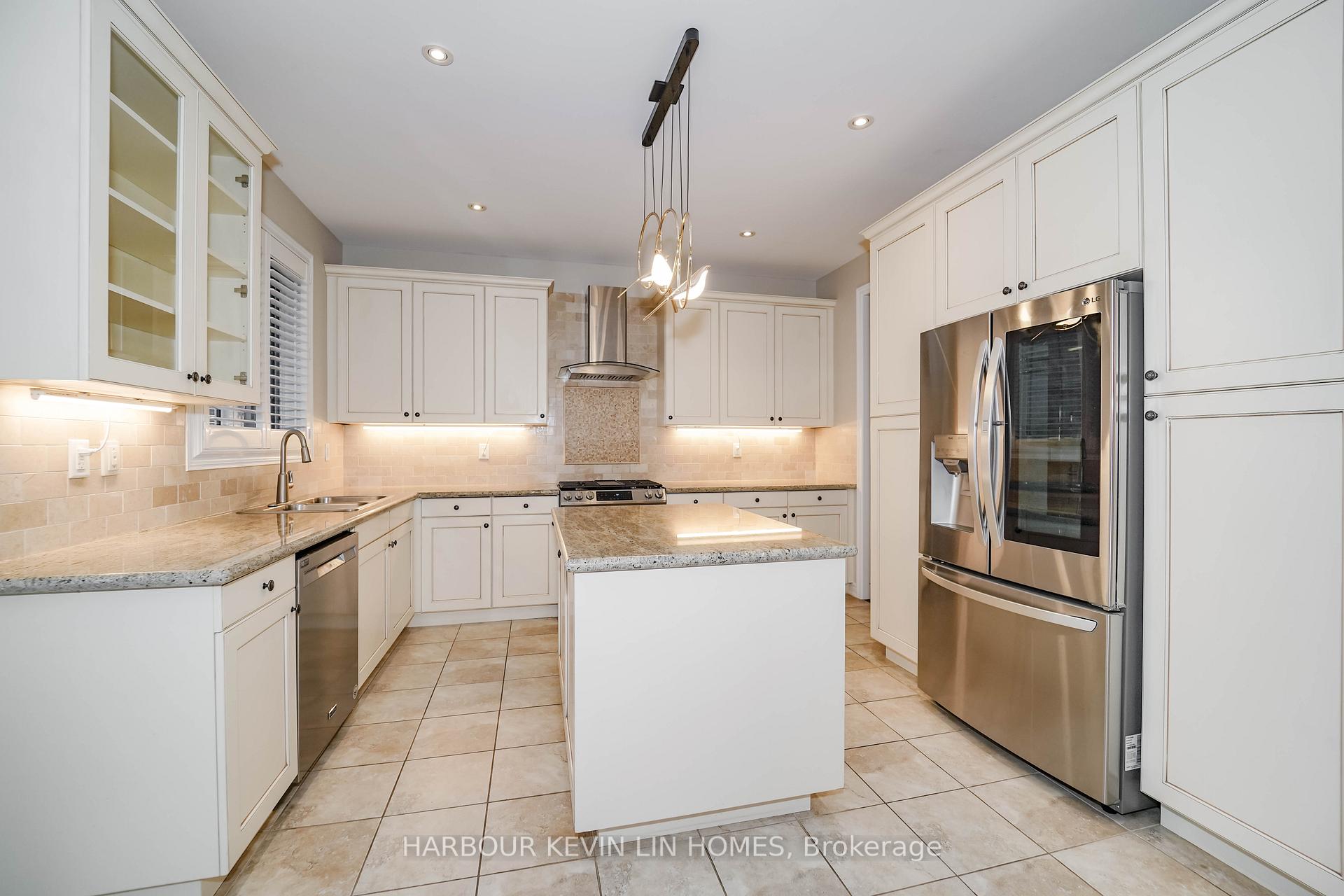 Photo 16 of 84 Glenheron Crescent, Vaughan, Patterson — HOMEH