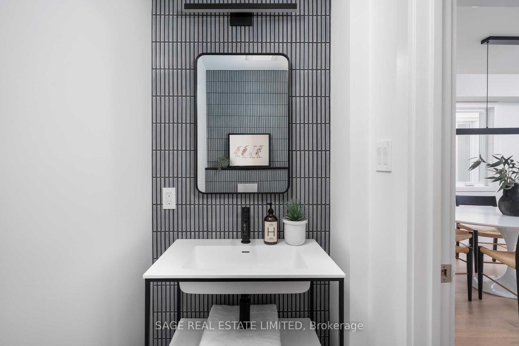 Photo 7 of 245 Linsmore Crescent, Toronto, Danforth Village-East York — HOMEH
