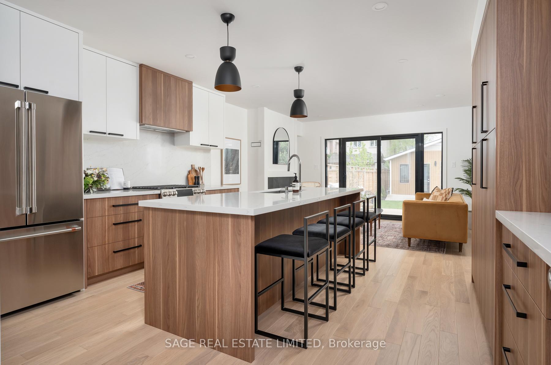 Photo 10 of 245 Linsmore Crescent, Toronto, Danforth Village-East York — HOMEH