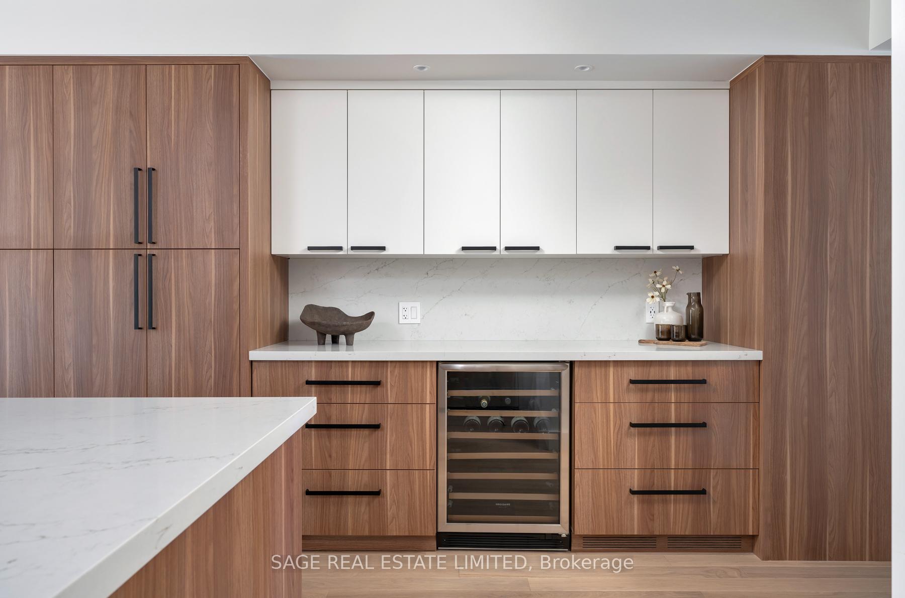 Photo 11 of 245 Linsmore Crescent, Toronto, Danforth Village-East York — HOMEH