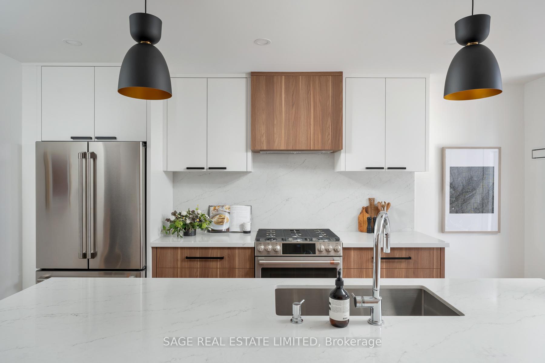 Photo 12 of 245 Linsmore Crescent, Toronto, Danforth Village-East York — HOMEH