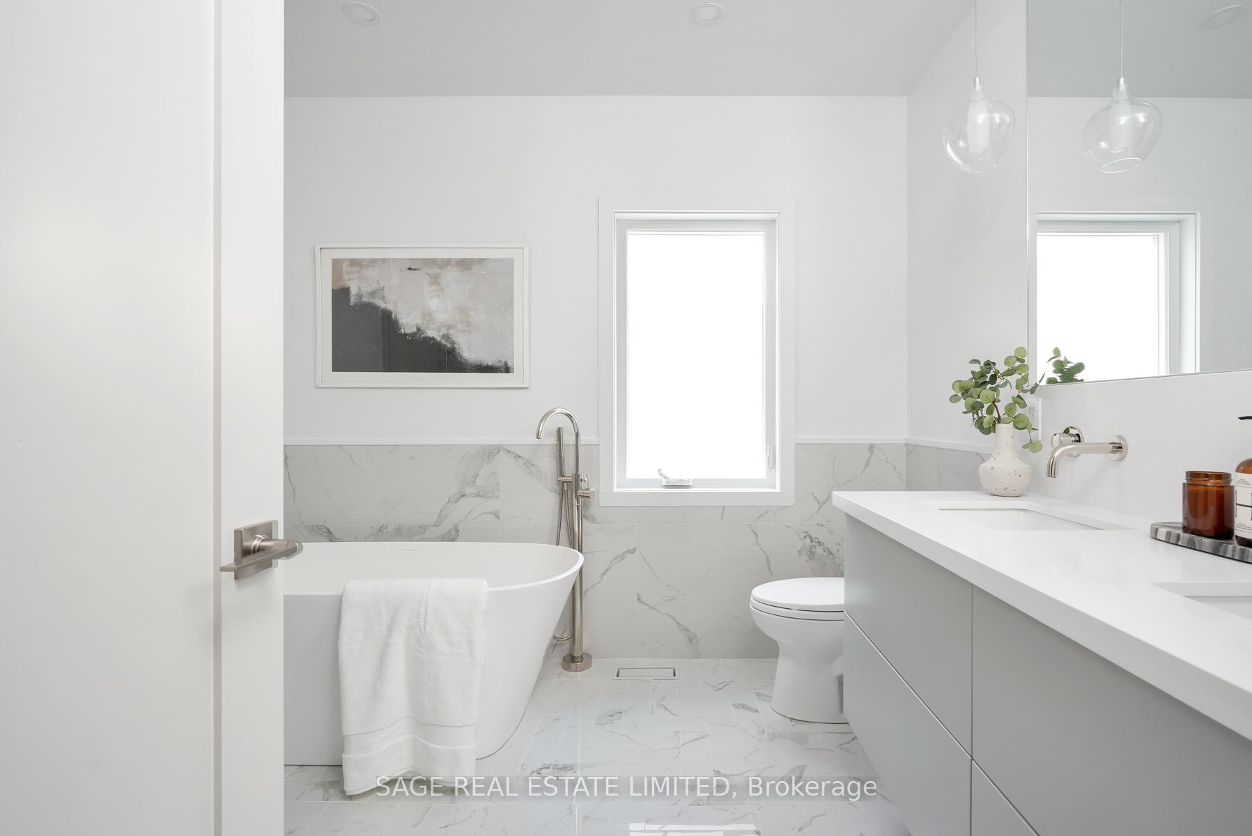 Photo 20 of 245 Linsmore Crescent, Toronto, Danforth Village-East York — HOMEH