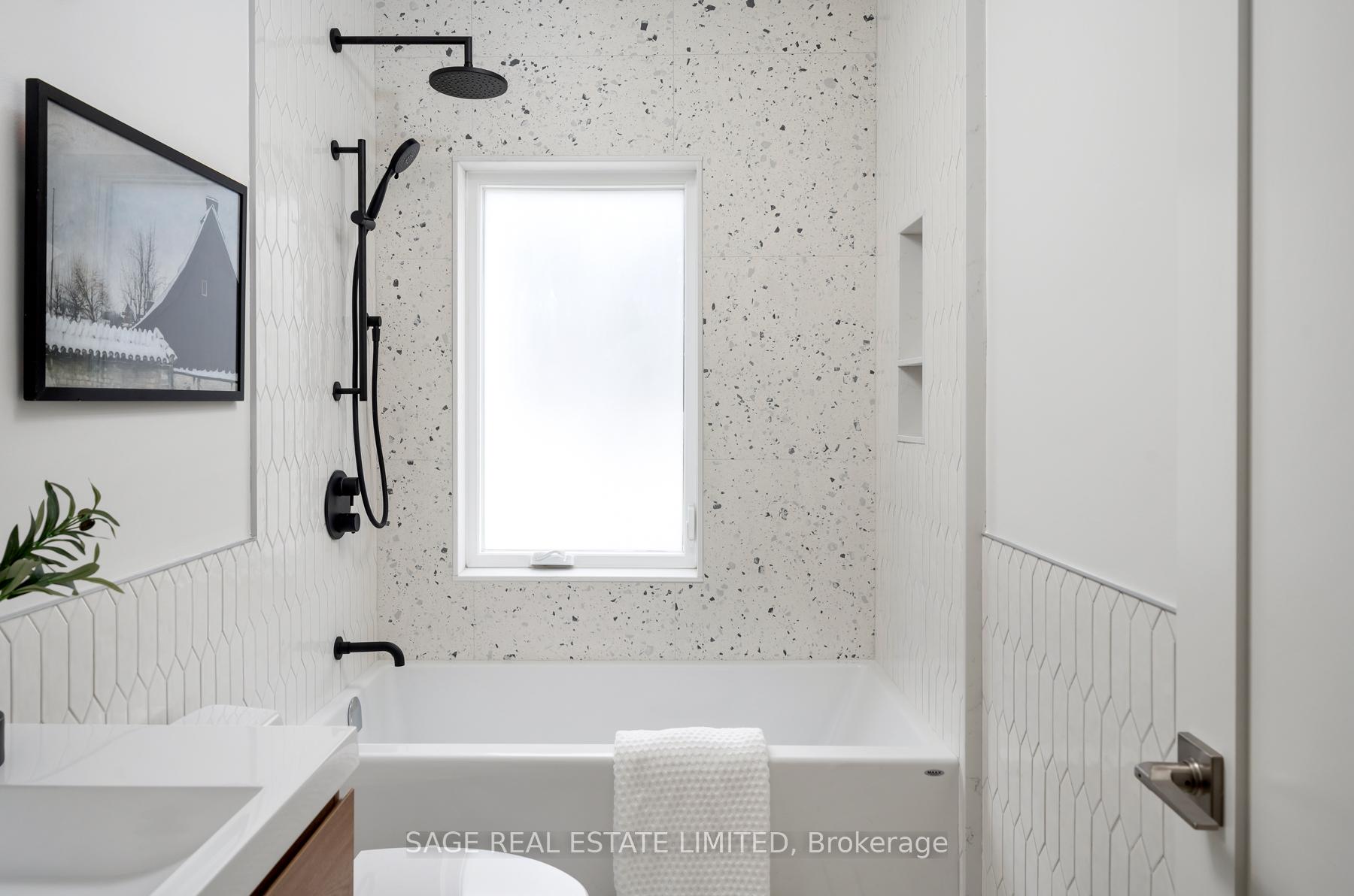 Photo 22 of 245 Linsmore Crescent, Toronto, Danforth Village-East York — HOMEH