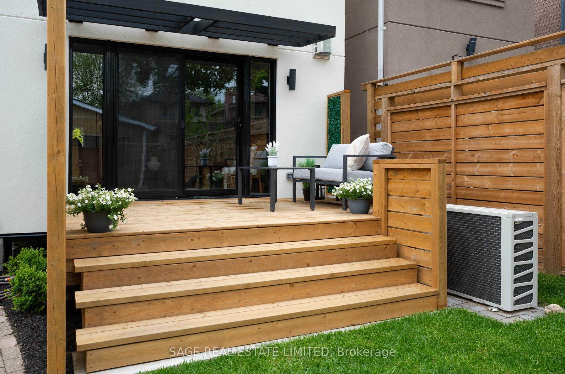 Photo 35 of 245 Linsmore Crescent, Toronto, Danforth Village-East York — HOMEH