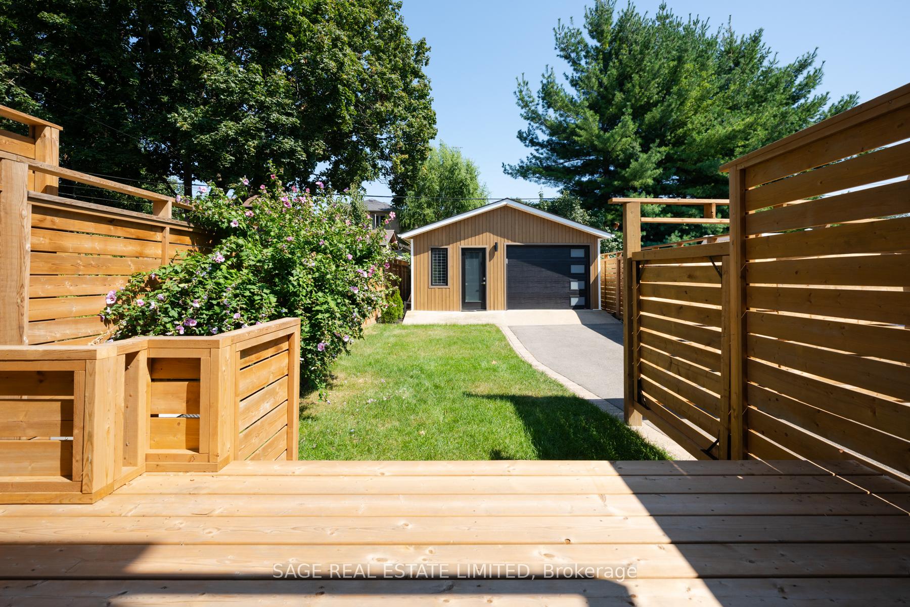 Photo 37 of 245 Linsmore Crescent, Toronto, Danforth Village-East York — HOMEH