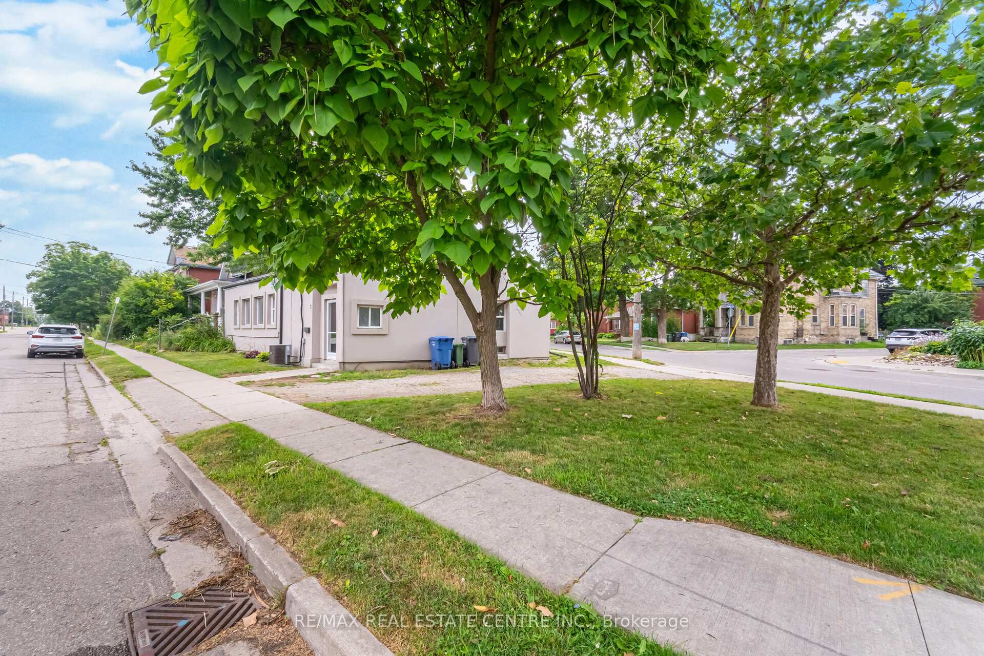 Photo 4 of 1 Ontario Street, Guelph, St. Patrick's Ward — HOMEH