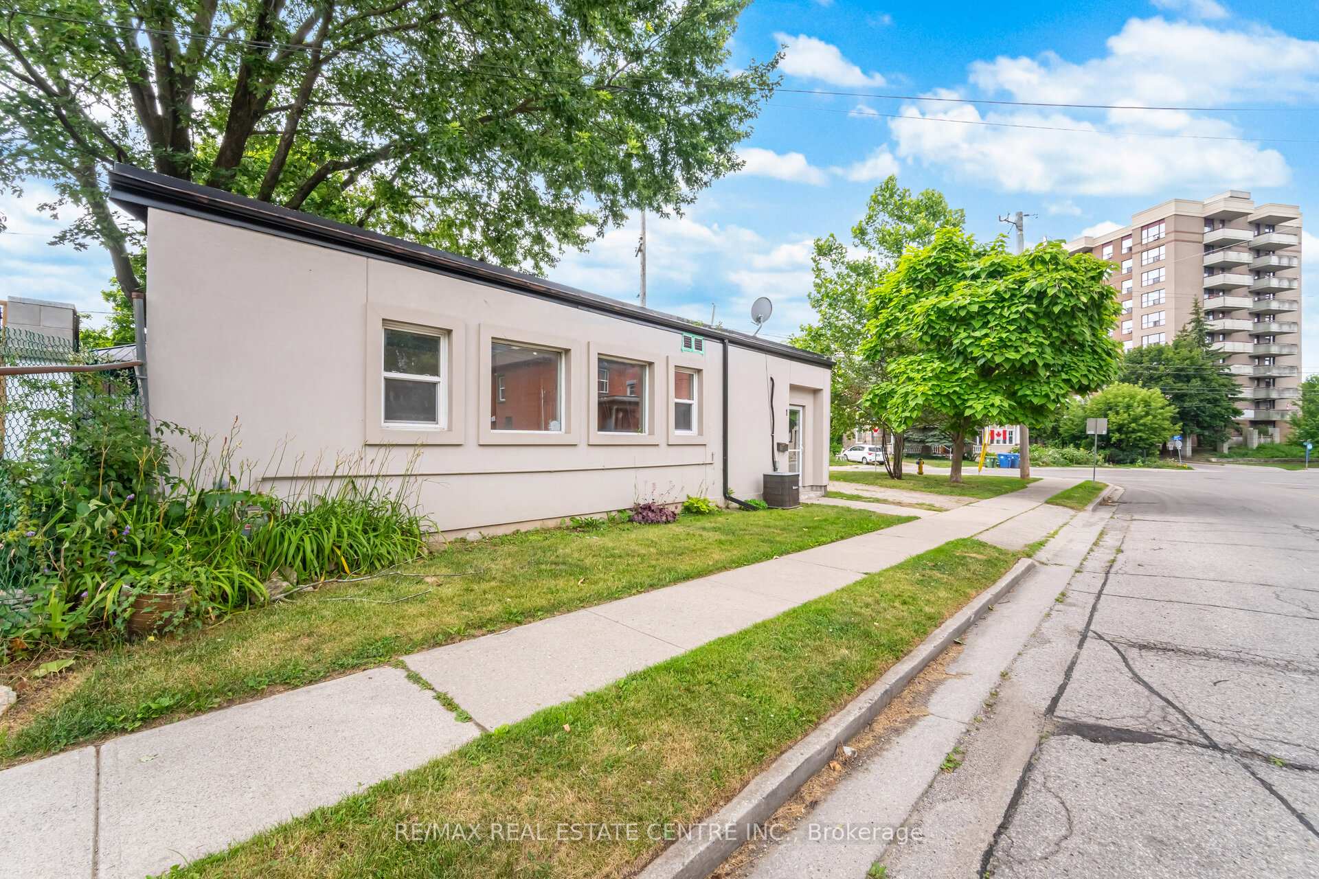 Photo 6 of 1 Ontario Street, Guelph, St. Patrick's Ward — HOMEH