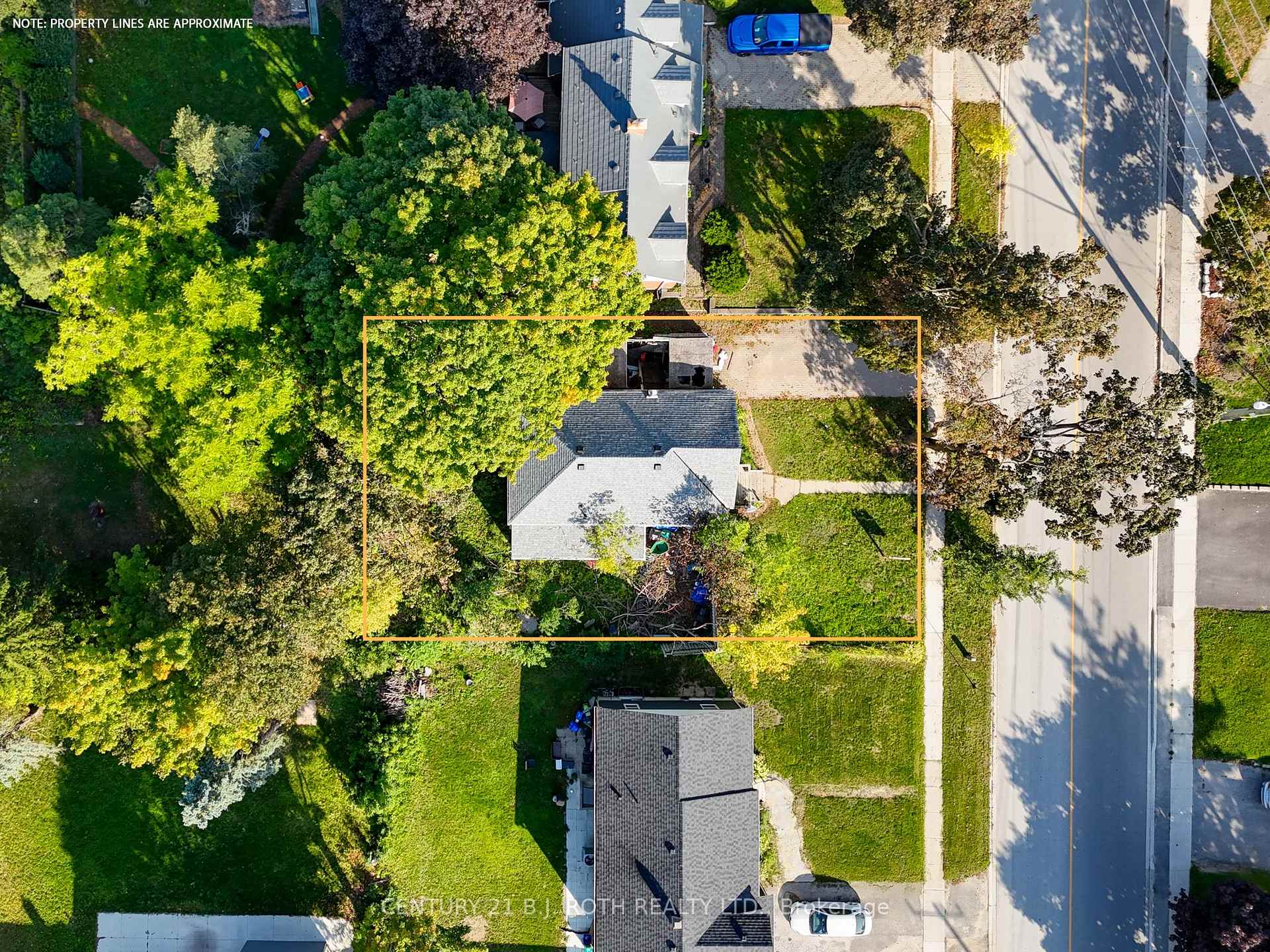 Photo 1 of 162 Toronto Street, Barrie, Queen's Park — HOMEH