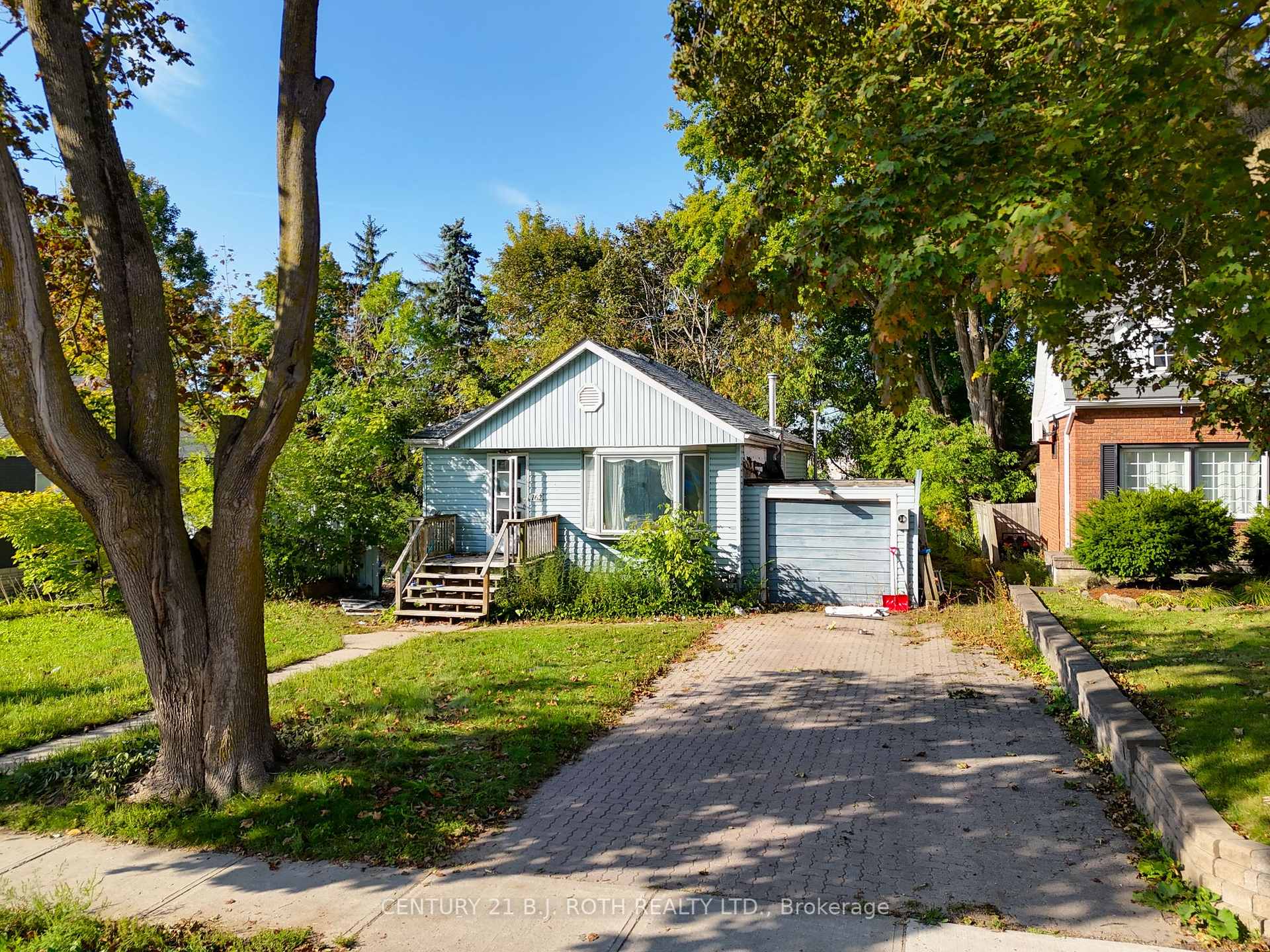 Photo 4 of 162 Toronto Street, Barrie, Queen's Park — HOMEH