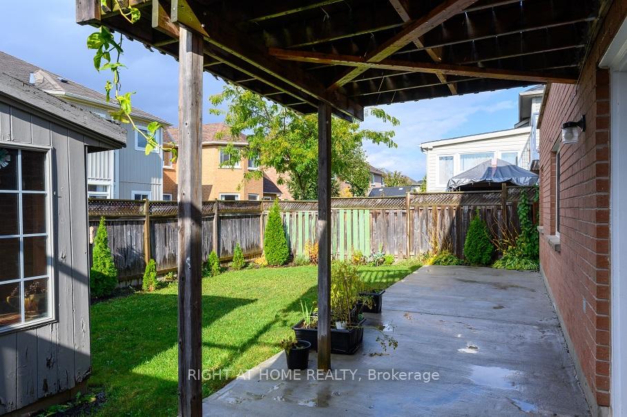 Photo 3 of 696 Ormond Drive, Oshawa, Samac — HOMEH