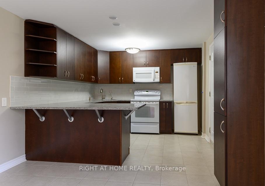 Photo 5 of 696 Ormond Drive, Oshawa, Samac — HOMEH