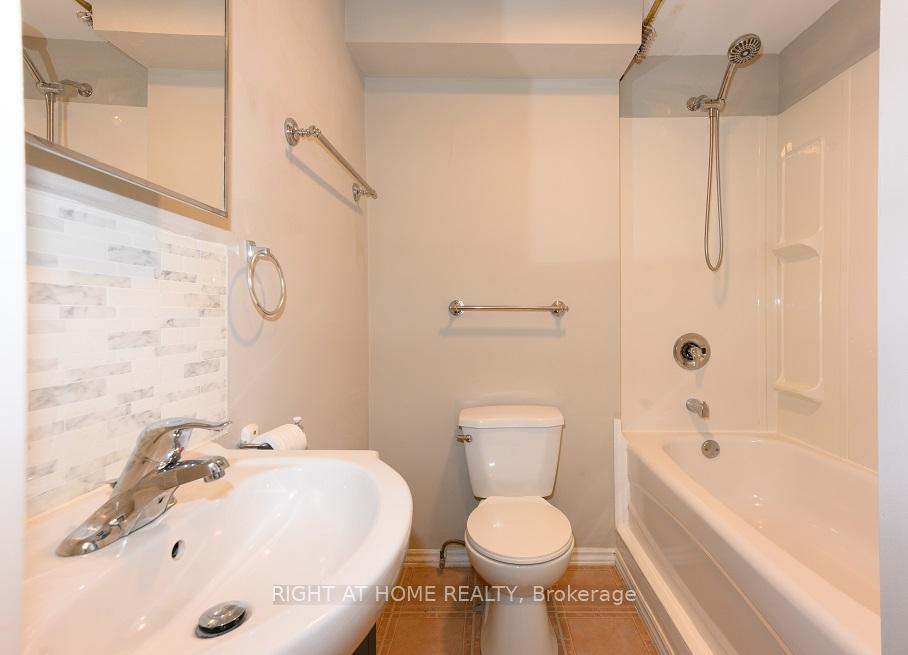 Photo 10 of 696 Ormond Drive, Oshawa, Samac — HOMEH